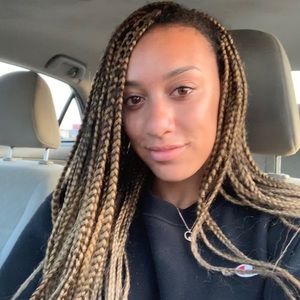 Meet your Posher, Aurélie